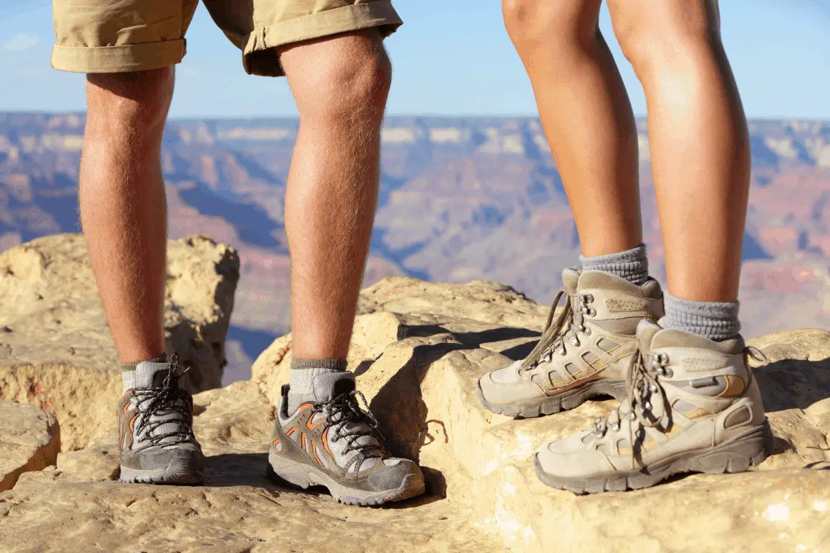 How to choose best water shoes for hiking